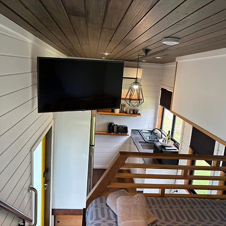 Ocean Breeze Tiny House - Ocean And Lake View Mallacoota Extérieur photo